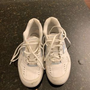 New Balance Tennis Shoes - size 8.5